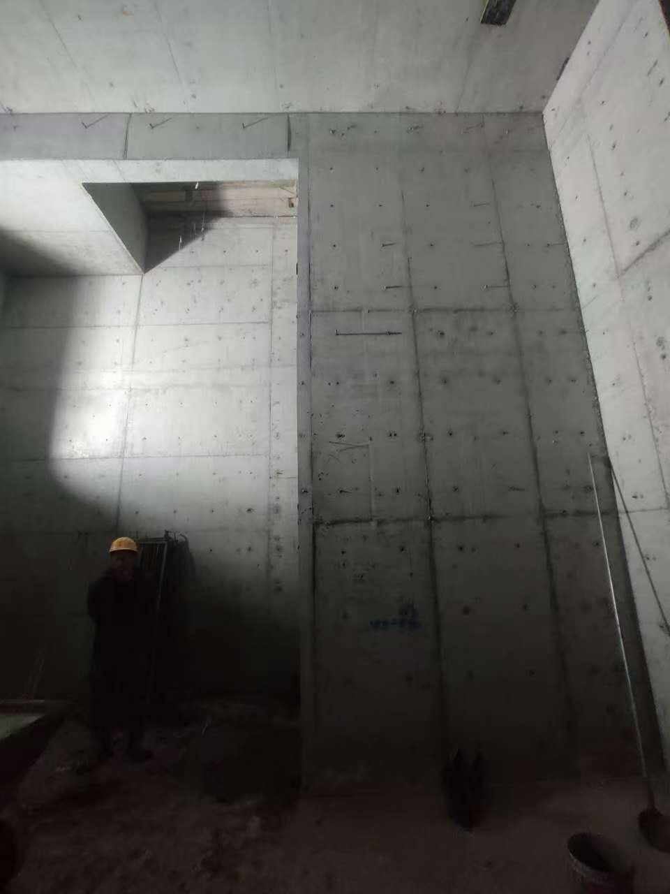 辽宁墙上开槽钢筋断了有影响吗